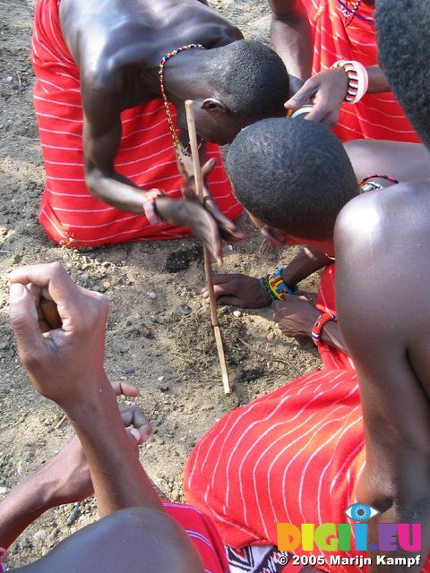 14042 Traditional fire making